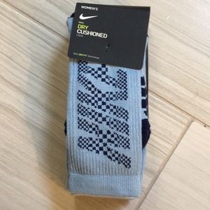 NEW NIKE WOMEN SOCKS